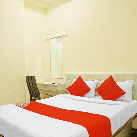 Hotel O 24K Inn Mundhva エクステリア 写真