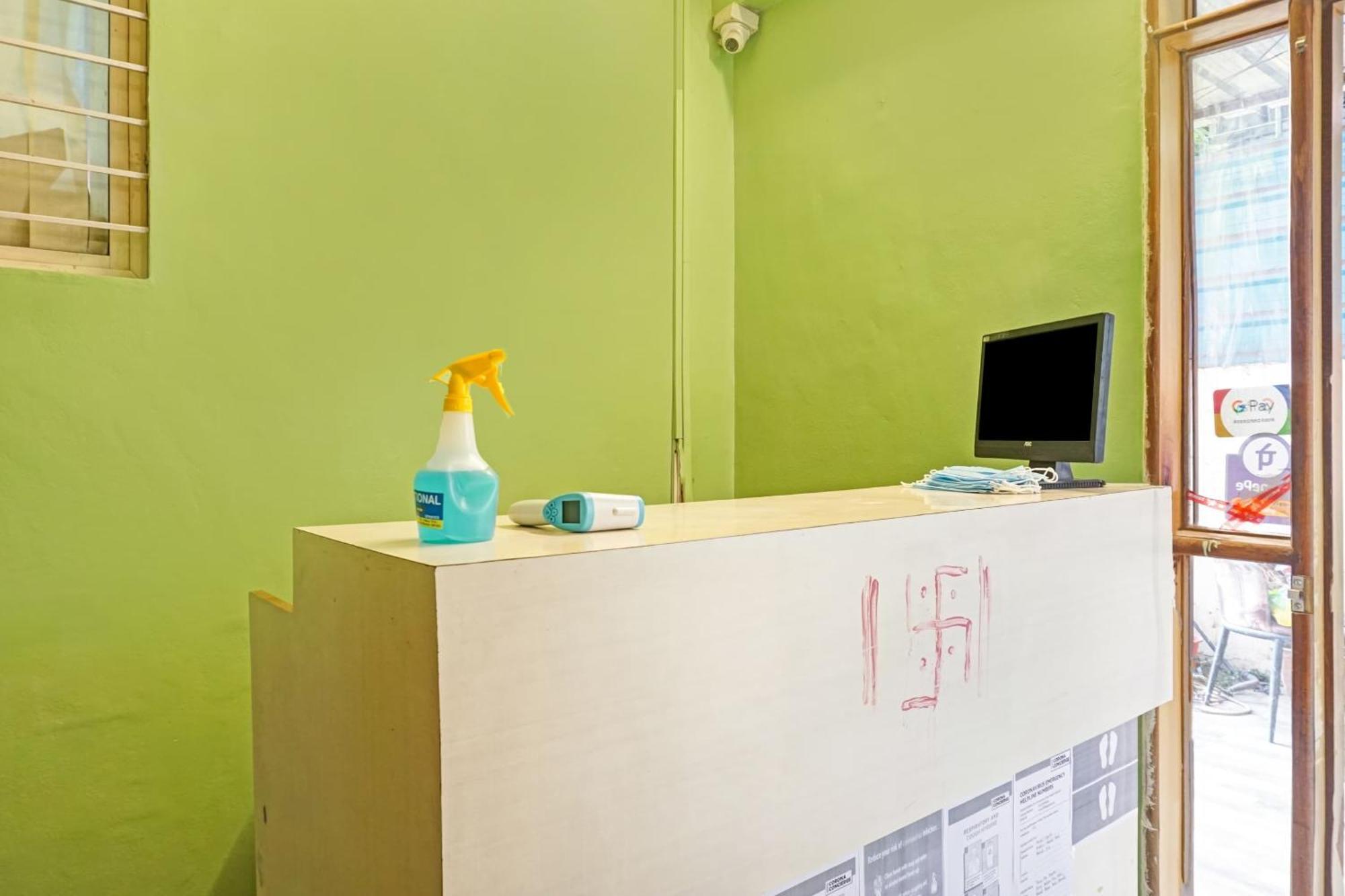 Hotel O 24K Inn Mundhva エクステリア 写真
